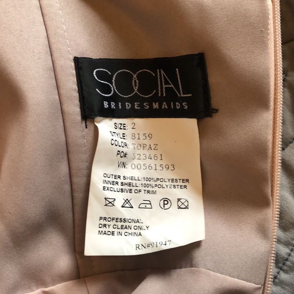 ✨NEVER WORN✨ - Picture 2 of 4